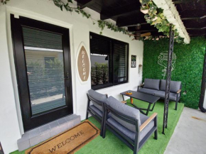 Quiet Oasis Steps From Shops by Cielo Stays